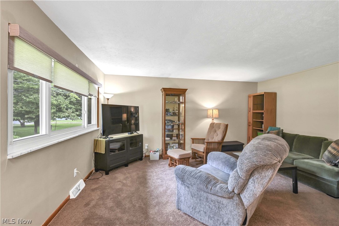 4695 Martin Drive Property Photo 2