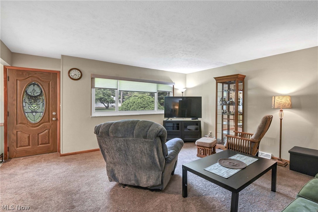 4695 Martin Drive Property Photo 3