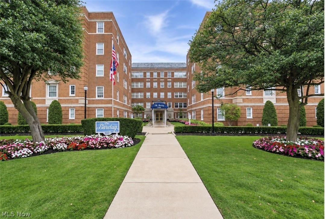 19015 Van Aken Boulevard 314