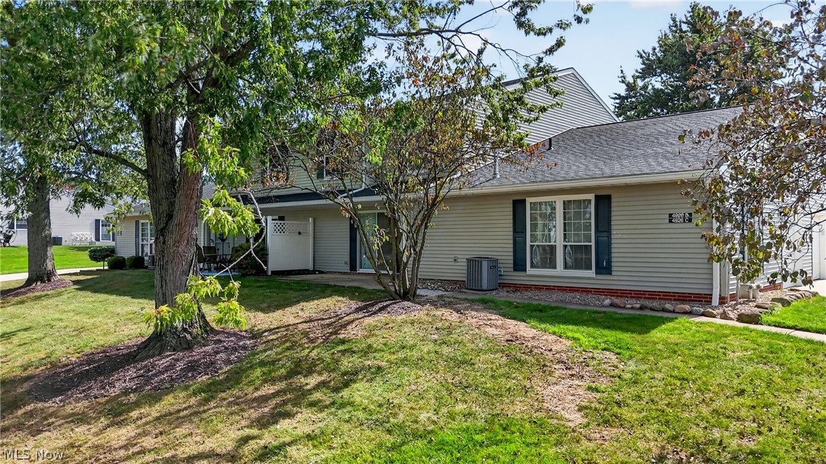 4926 Independence Circle B Property Photo 4