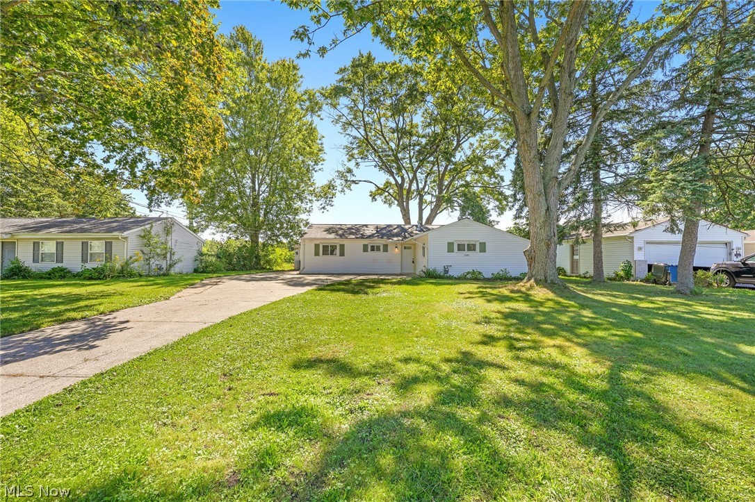 34297 W Point Drive Property Photo 1