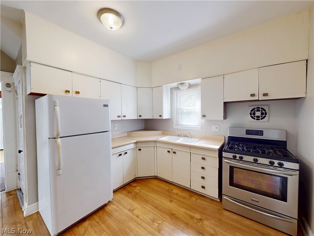 504 Sumner Street Property Photo 9