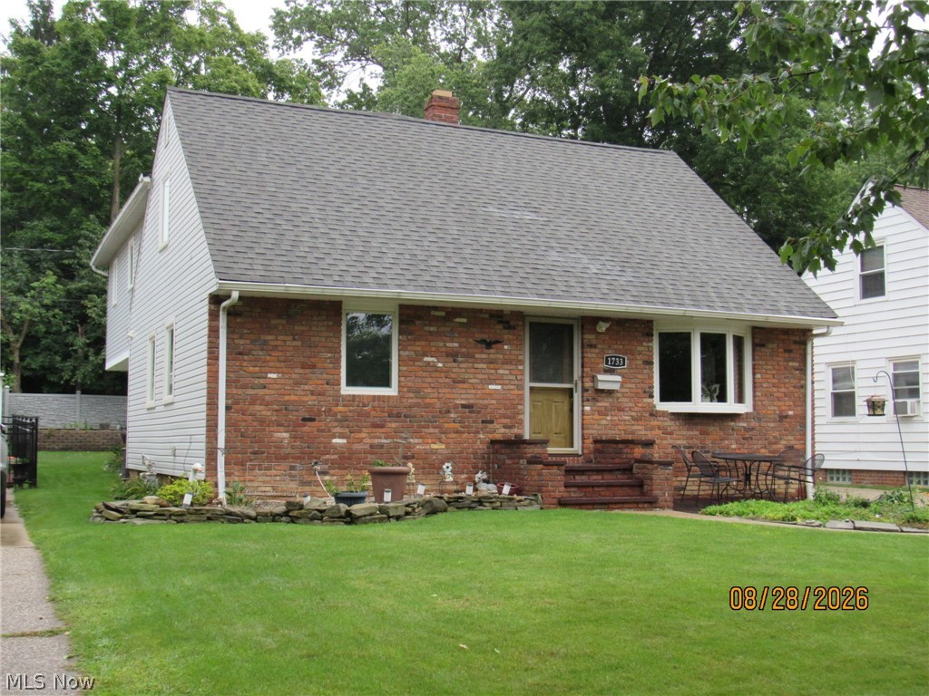 1733 E 238th Street Property Photo 2