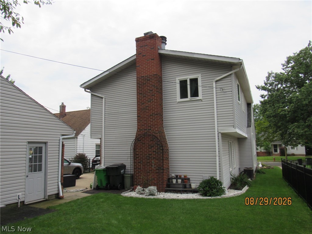 1733 E 238th Street Property Photo 3