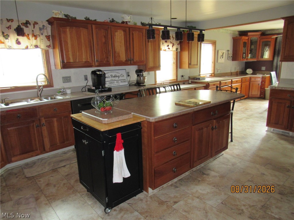 1733 E 238th Street Property Photo 15