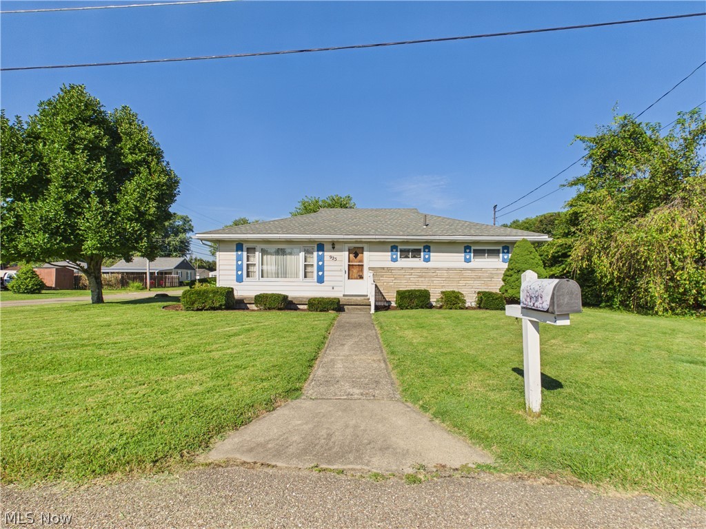925 Belrock Avenue Property Photo 1