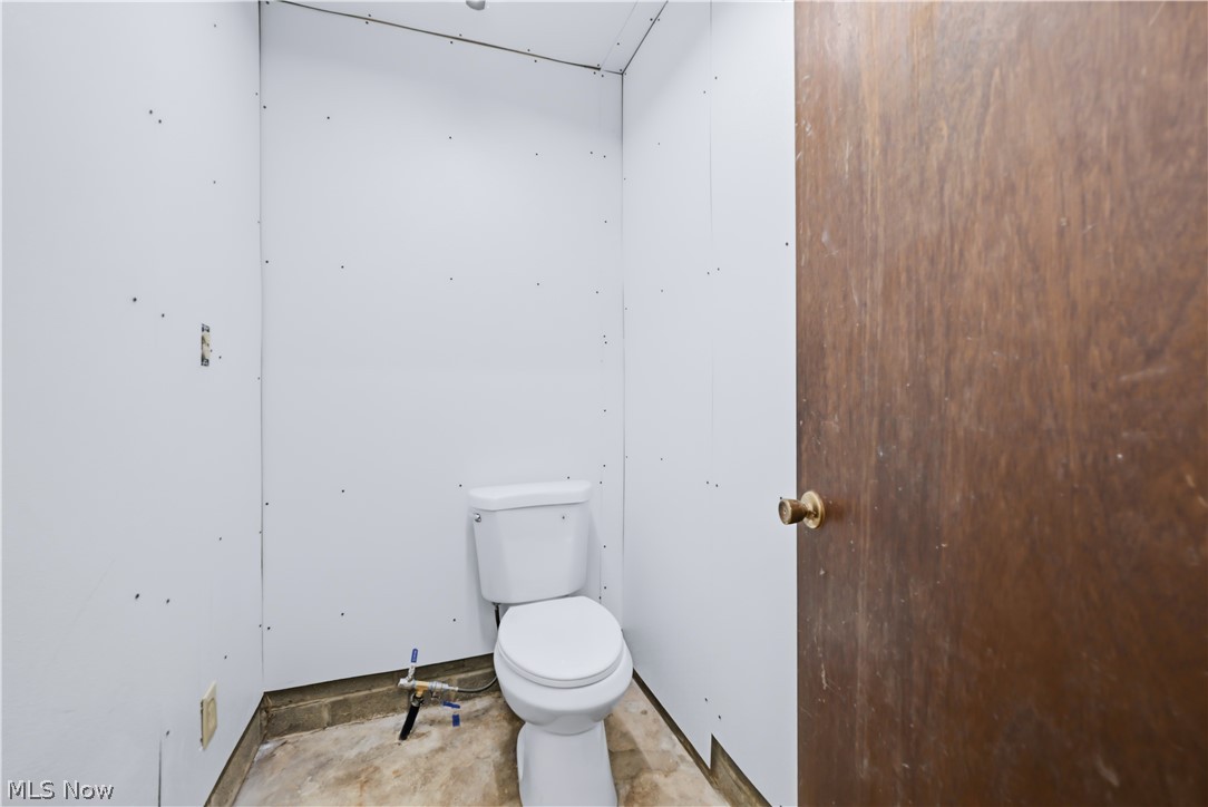 12425 Whitman Road Property Photo 45