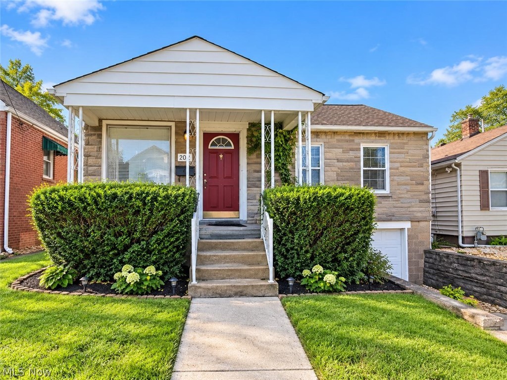 2020 Girard Avenue Property Photo 1