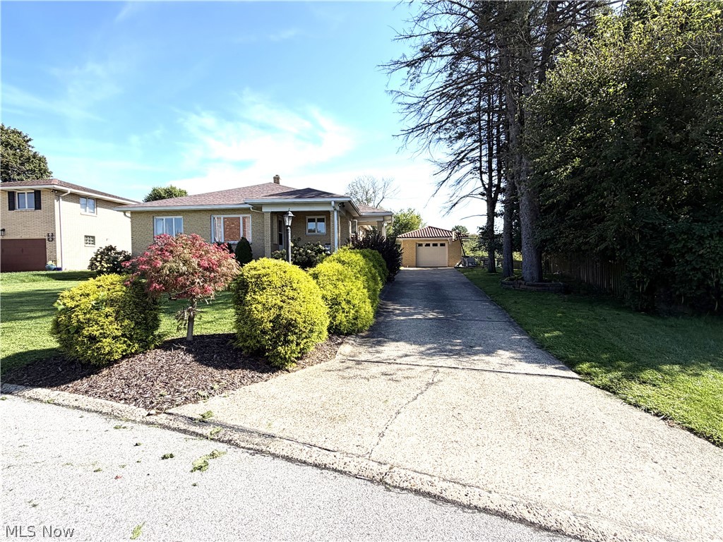 2098 Eve Drive Property Photo 1