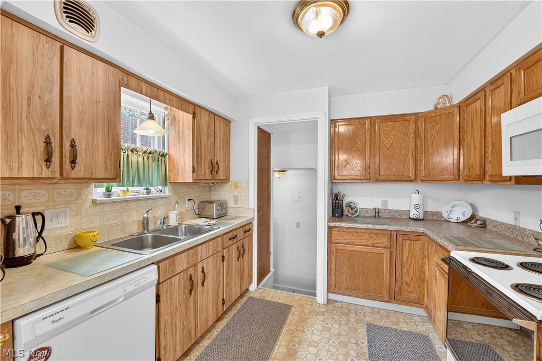 7101 Brownfield Drive Property Photo 4