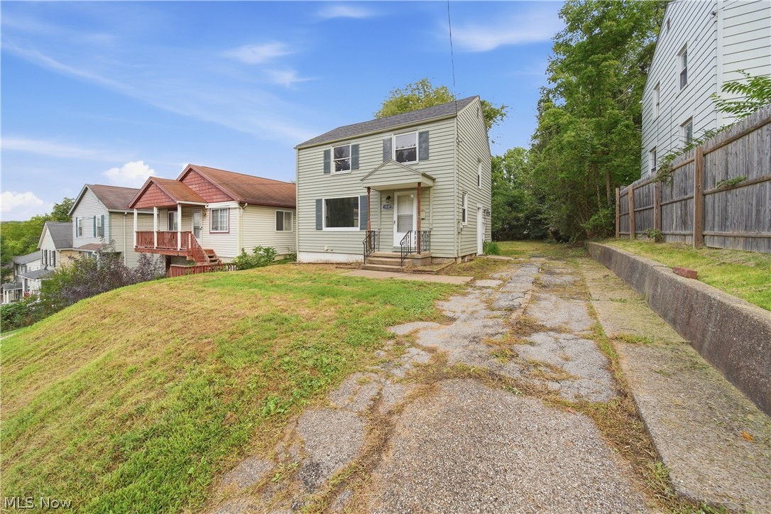 1137 Smithfarm Avenue Property Photo 3