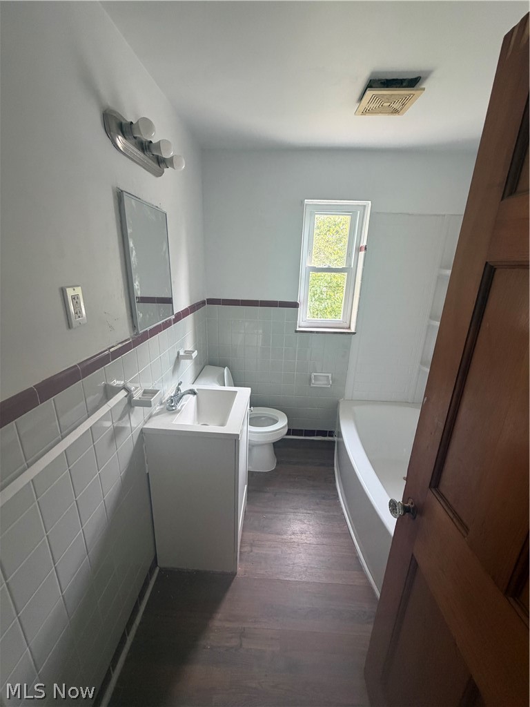 20470 Lakeshore Boulevard Property Photo 12