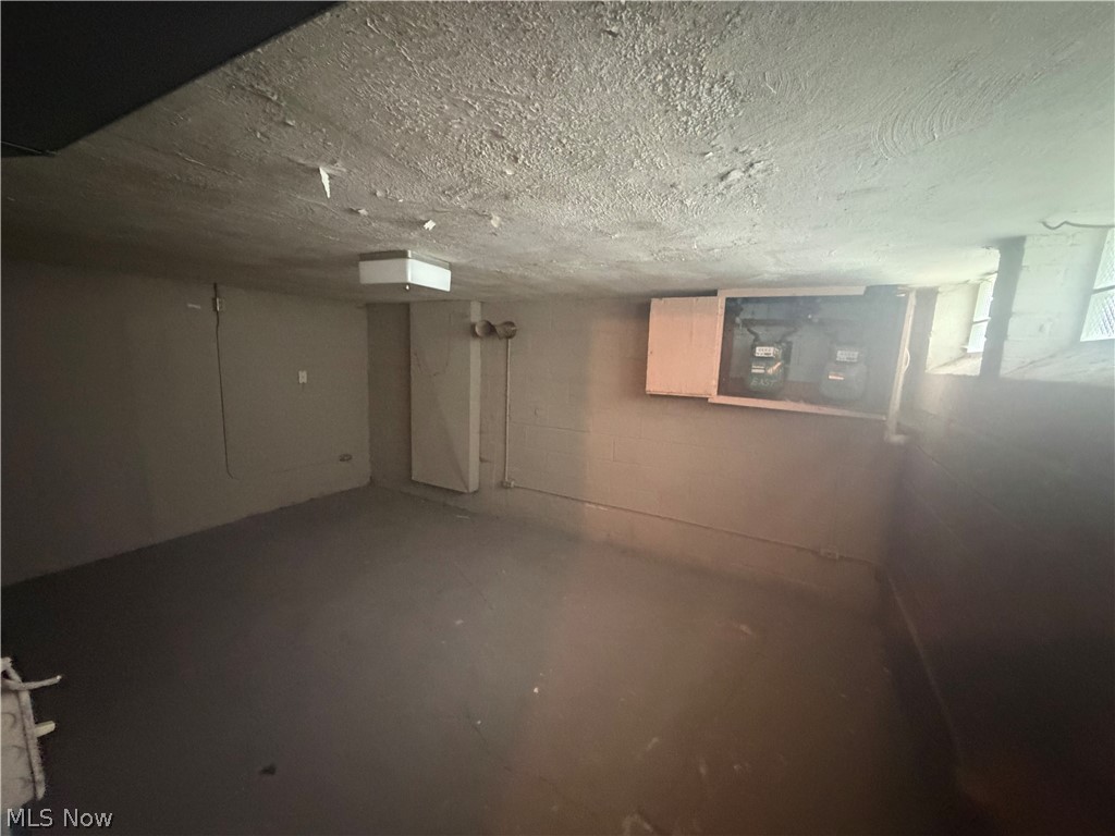 20470 Lakeshore Boulevard Property Photo 15
