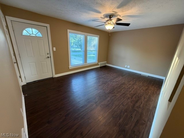 425 Hawkins Drive Property Photo 3