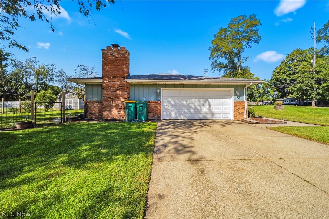 7612 Lake Shore Boulevard Property Photo 4