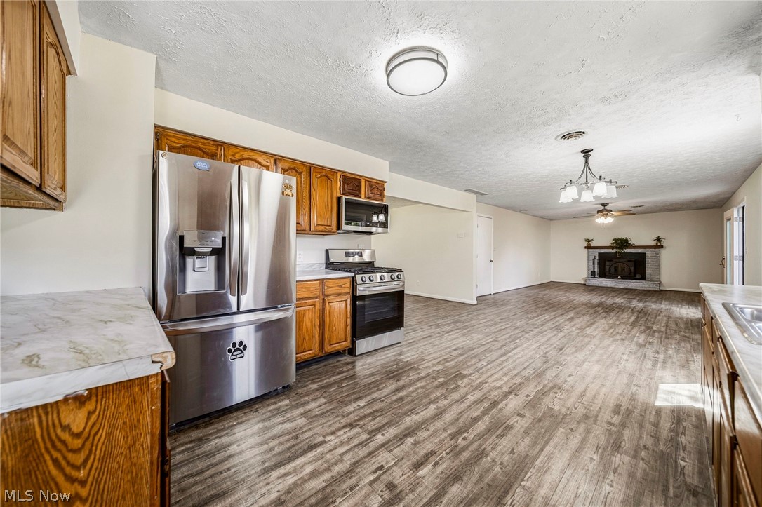 7612 Lake Shore Boulevard Property Photo 14