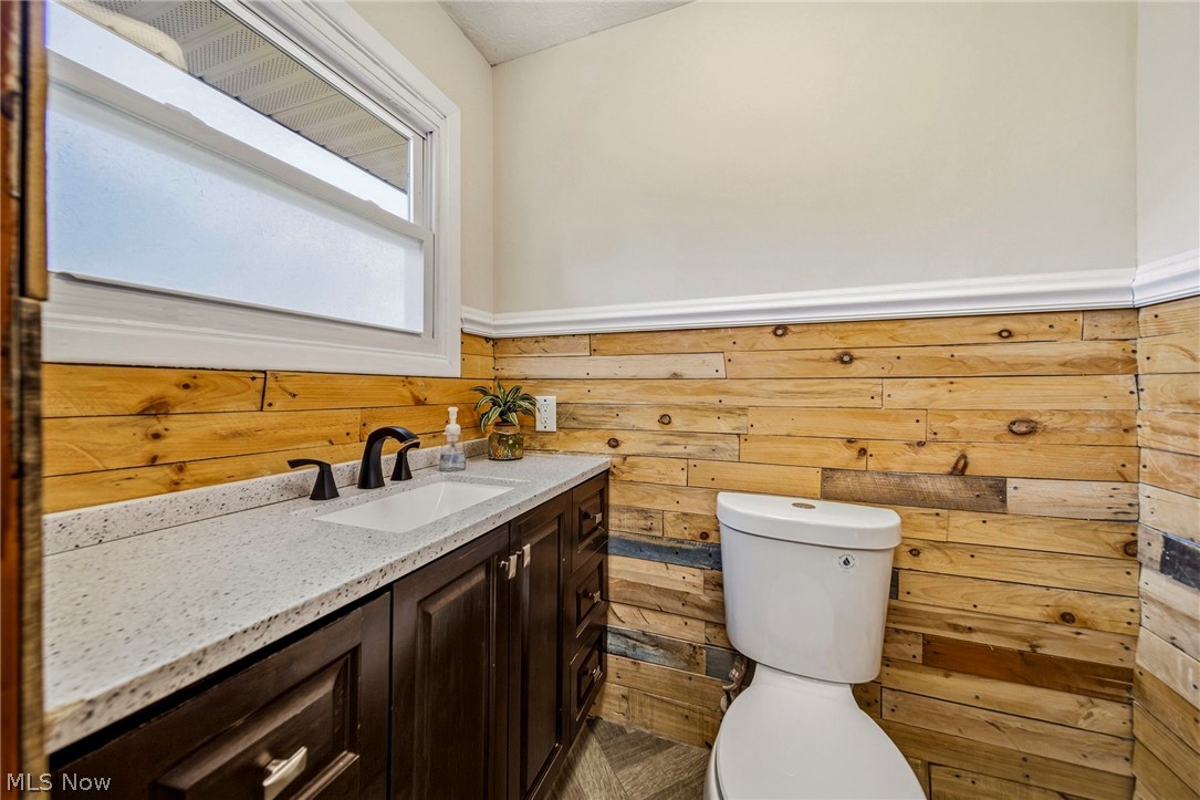 7612 Lake Shore Boulevard Property Photo 16