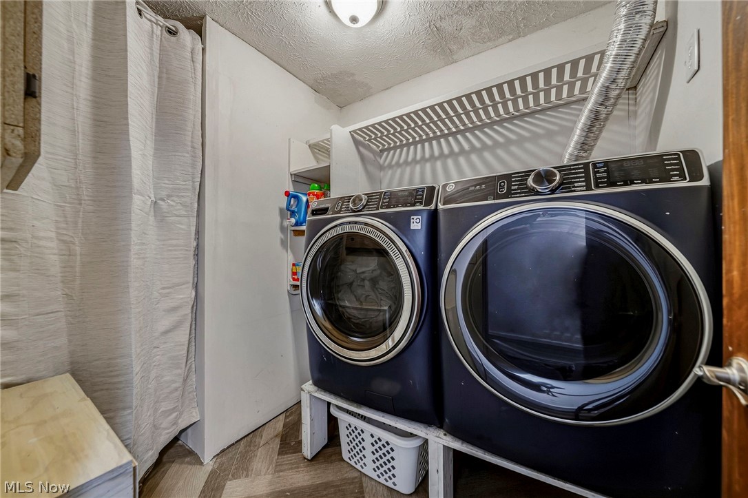 7612 Lake Shore Boulevard Property Photo 17