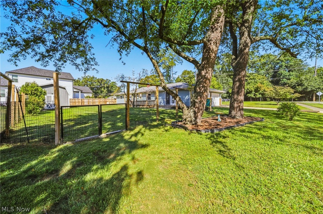 7612 Lake Shore Boulevard Property Photo 31