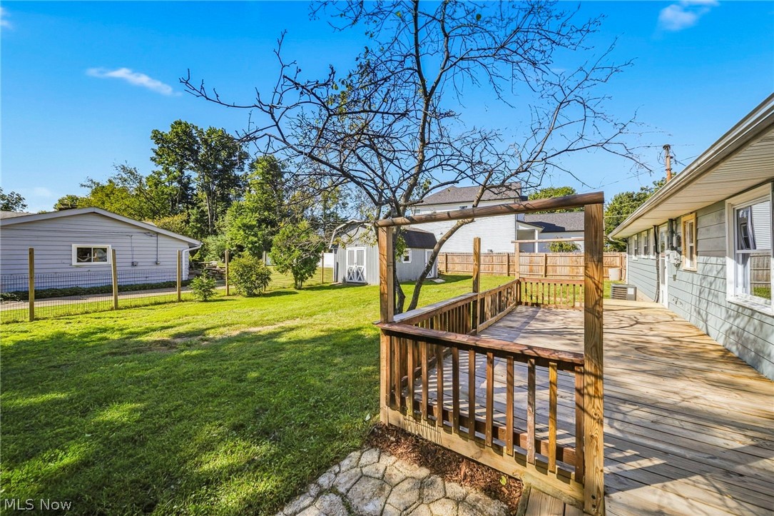 7612 Lake Shore Boulevard Property Photo 34