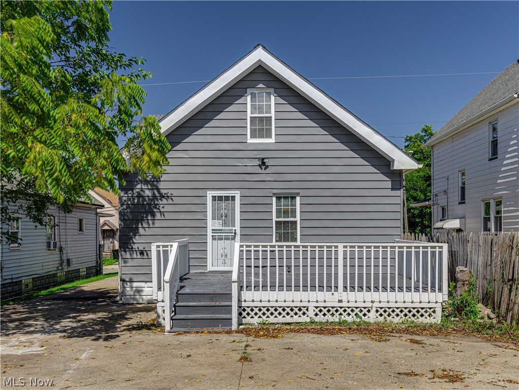 10316 Way Avenue Property Photo 3