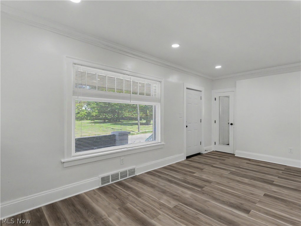 10316 Way Avenue Property Photo 7