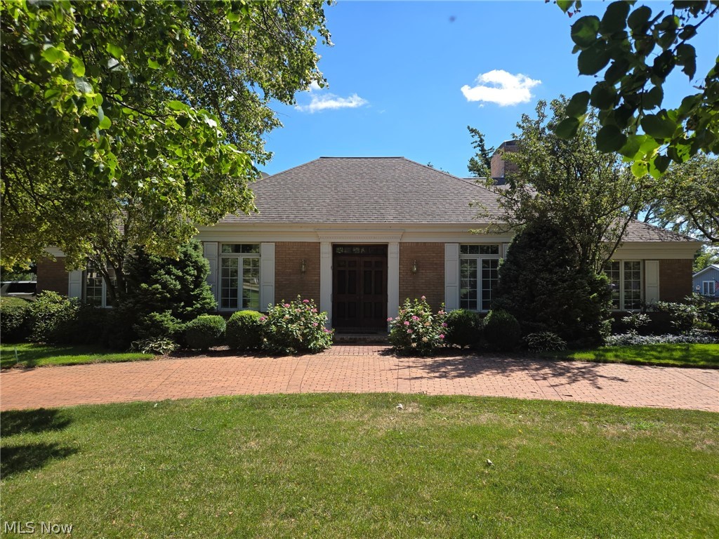1711 Willow Drive Property Photo 2