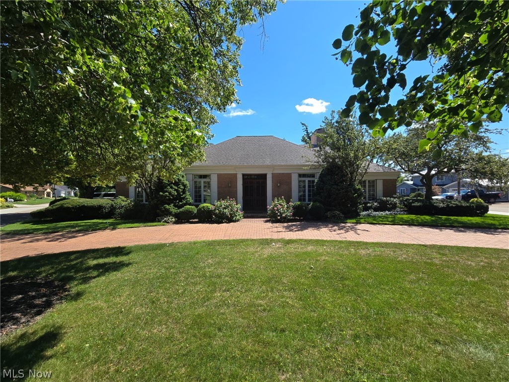 1711 Willow Drive Property Photo 3