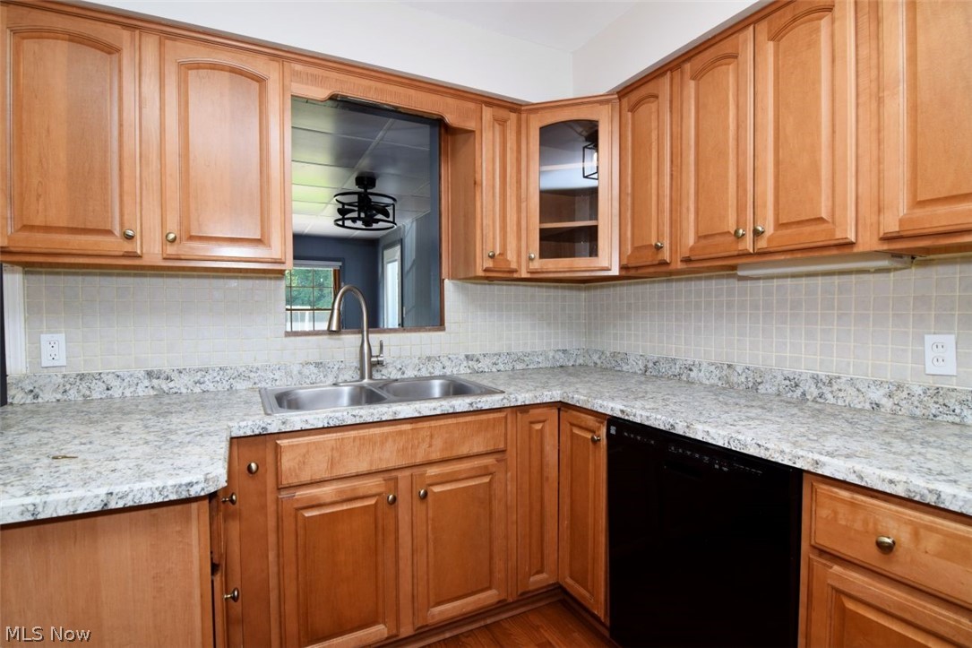 5284 Edenhurst Road Property Photo 15