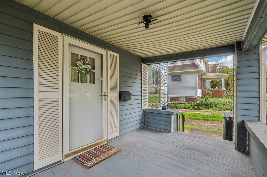 989 Amelia Avenue Property Photo 4