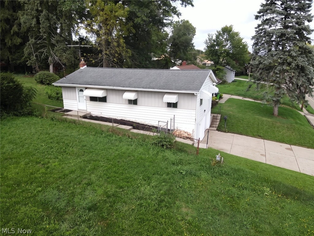 306 E State Street Property Photo 1