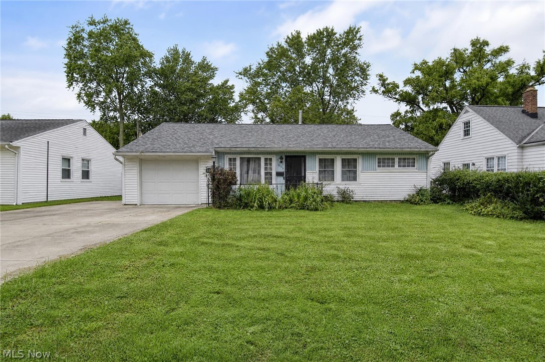 652 Iroquois Trail Property Photo 1