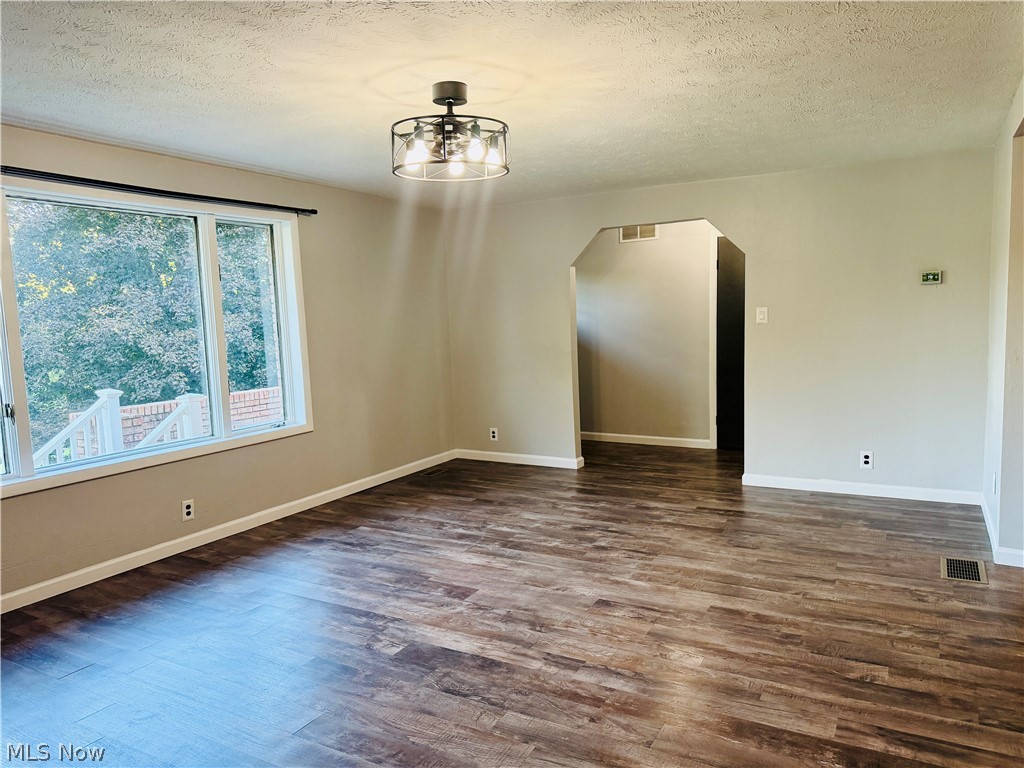 1674 Township Highway 244 Property Photo 19