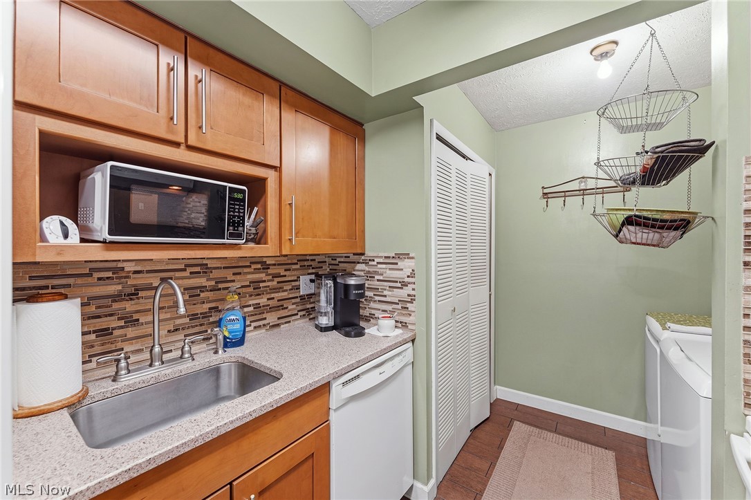 6864 Beacon Drive D Property Photo 2