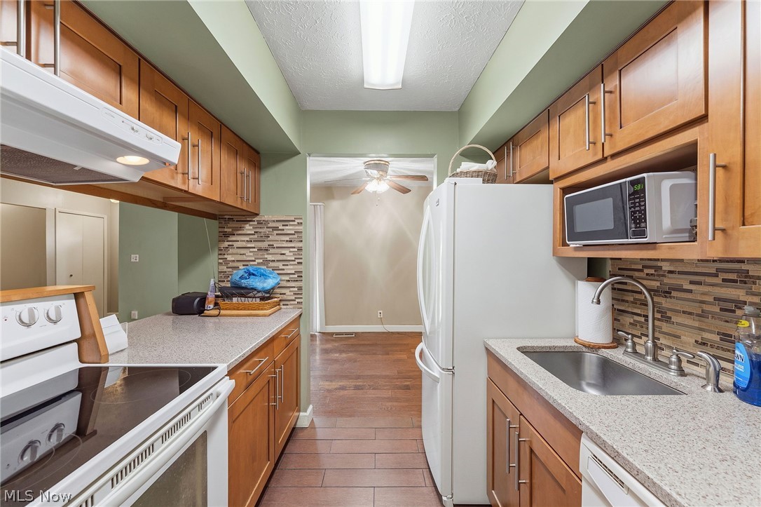 6864 Beacon Drive D Property Photo 3