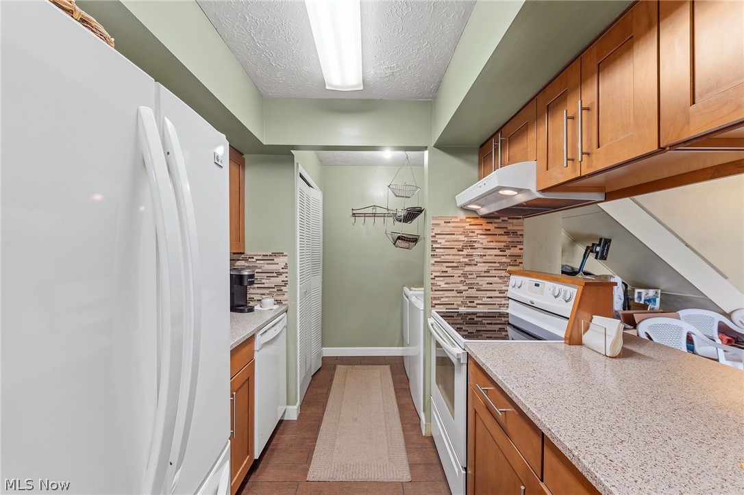 6864 Beacon Drive D Property Photo 4