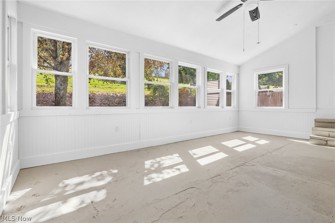 113 W 1st Street Property Photo 18