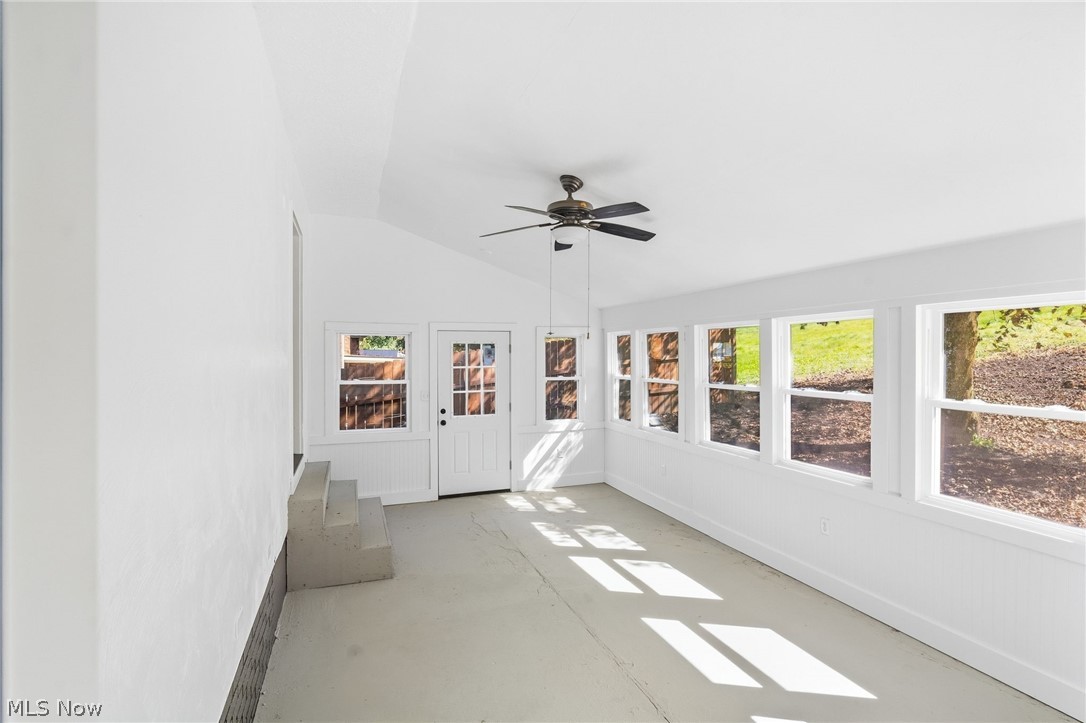 113 W 1st Street Property Photo 19