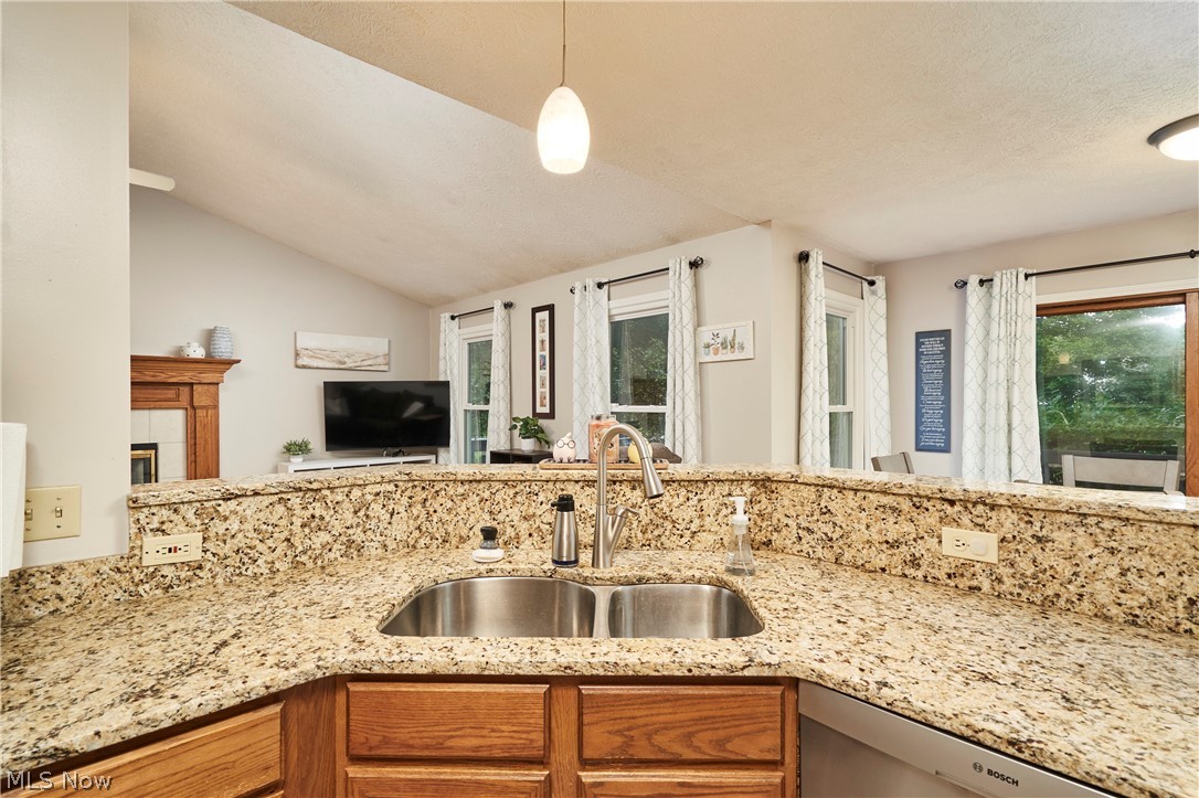 3799 Hillbrook Drive Property Photo 10