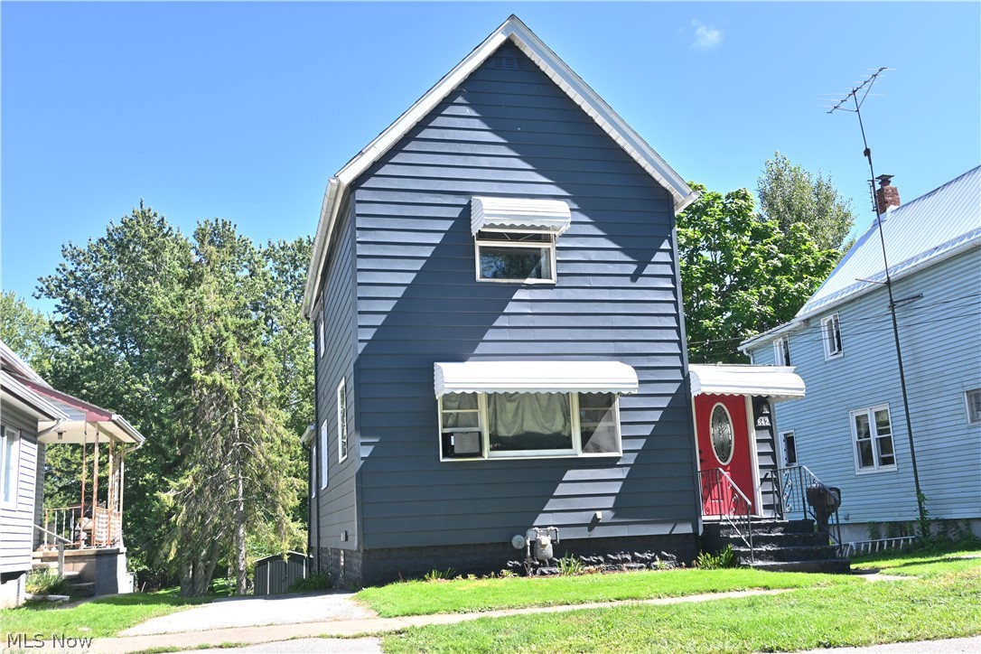 842 Day Street Property Photo 2