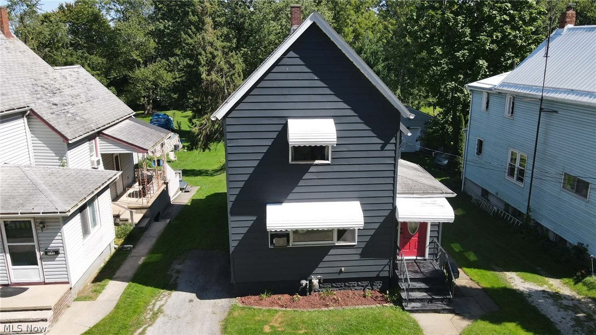 842 Day Street Property Photo 3