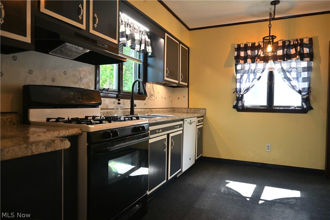 842 Day Street Property Photo 10