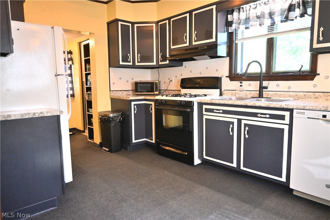 842 Day Street Property Photo 11