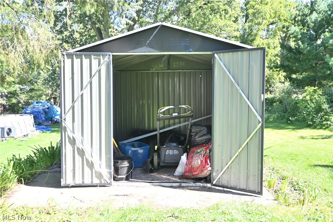 842 Day Street Property Photo 33
