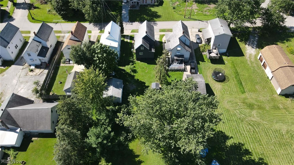 842 Day Street Property Photo 41