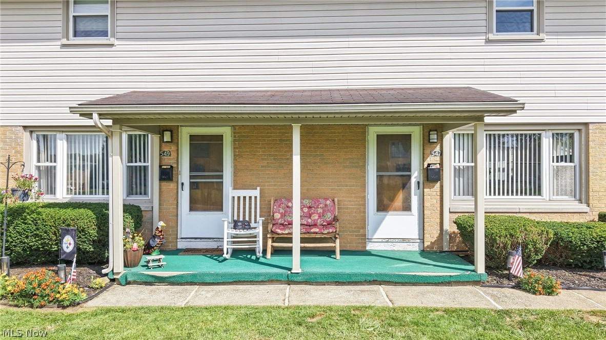 547 Gladys Street Property Photo 4