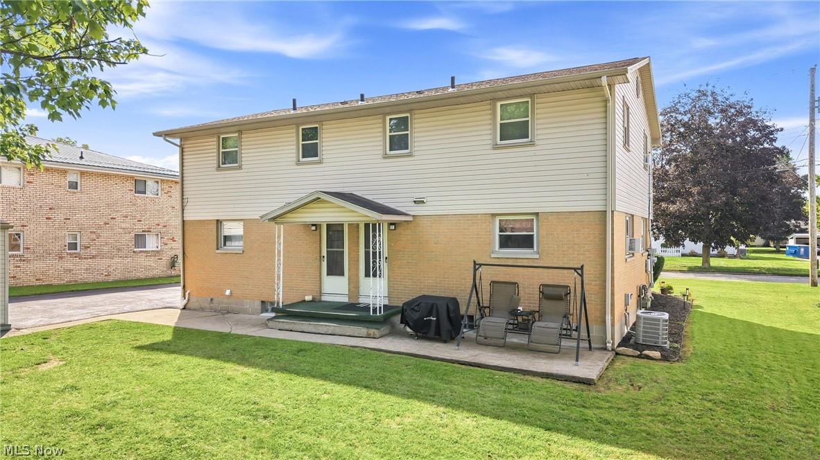 547 Gladys Street Property Photo 8