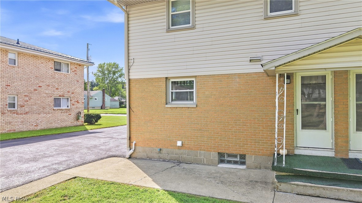 547 Gladys Street Property Photo 12