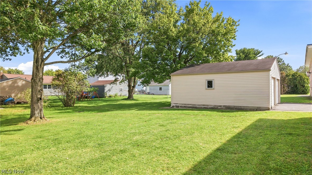 547 Gladys Street Property Photo 14