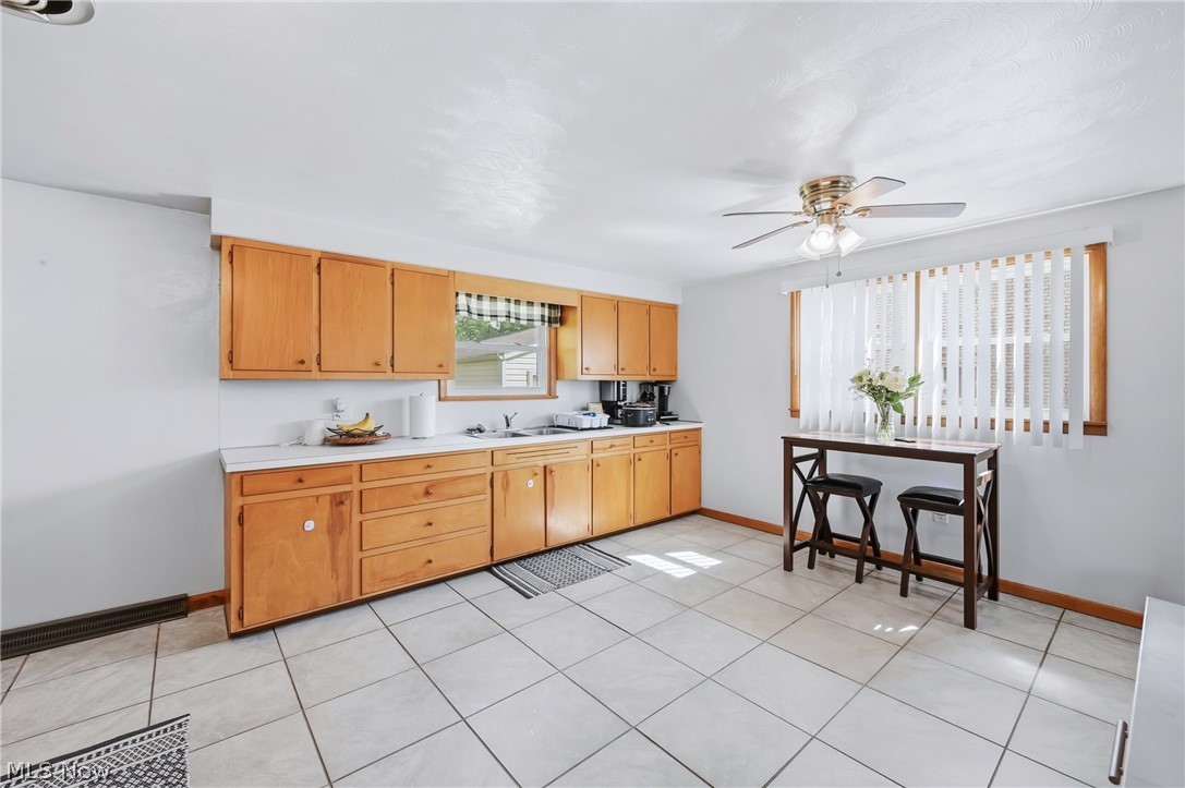 547 Gladys Street Property Photo 23